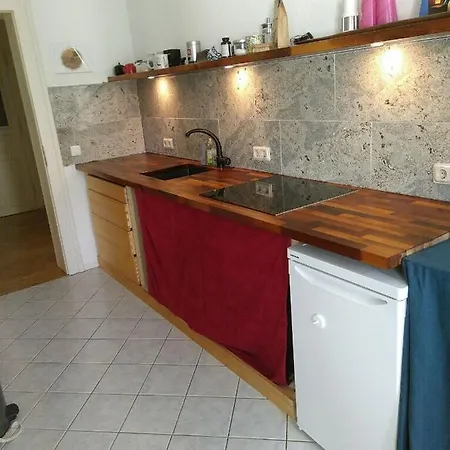 Schönes Jugendstil In Bester Lage Apartment